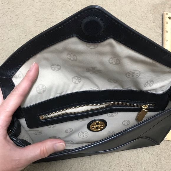 Tory Burch black and gold handbag - Picture 5 of 5